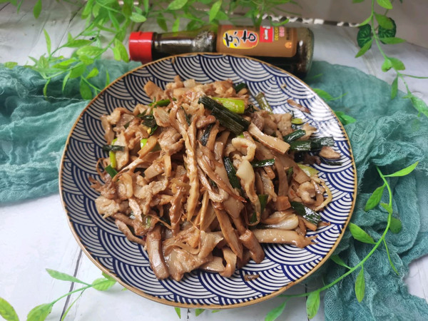 五花肉炒腌笋丝