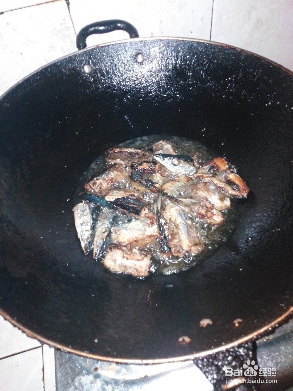 秋刀鱼炒菲菜的做法？