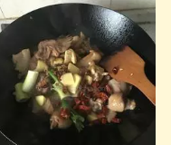 生炒小公鸡的做法