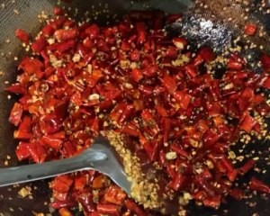 辣子鸡丁的做法