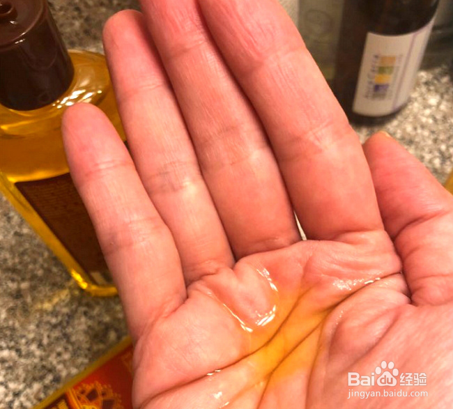 男生鬓角不服帖怎么办呢?用什么方法解决呢?