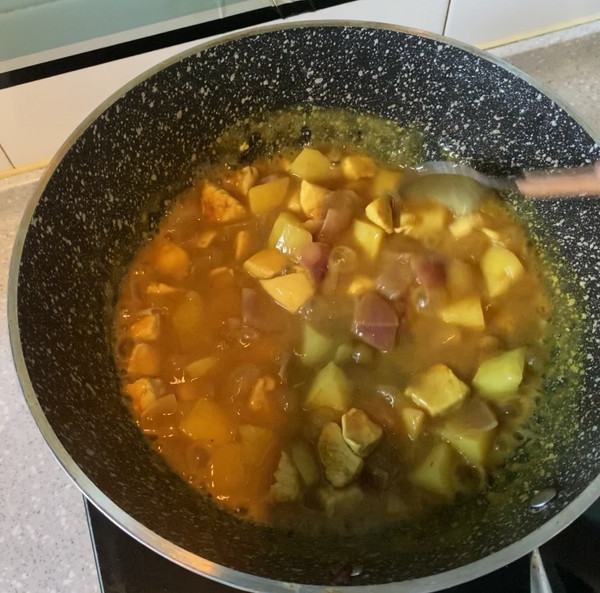 牛奶咖喱鸡肉饭