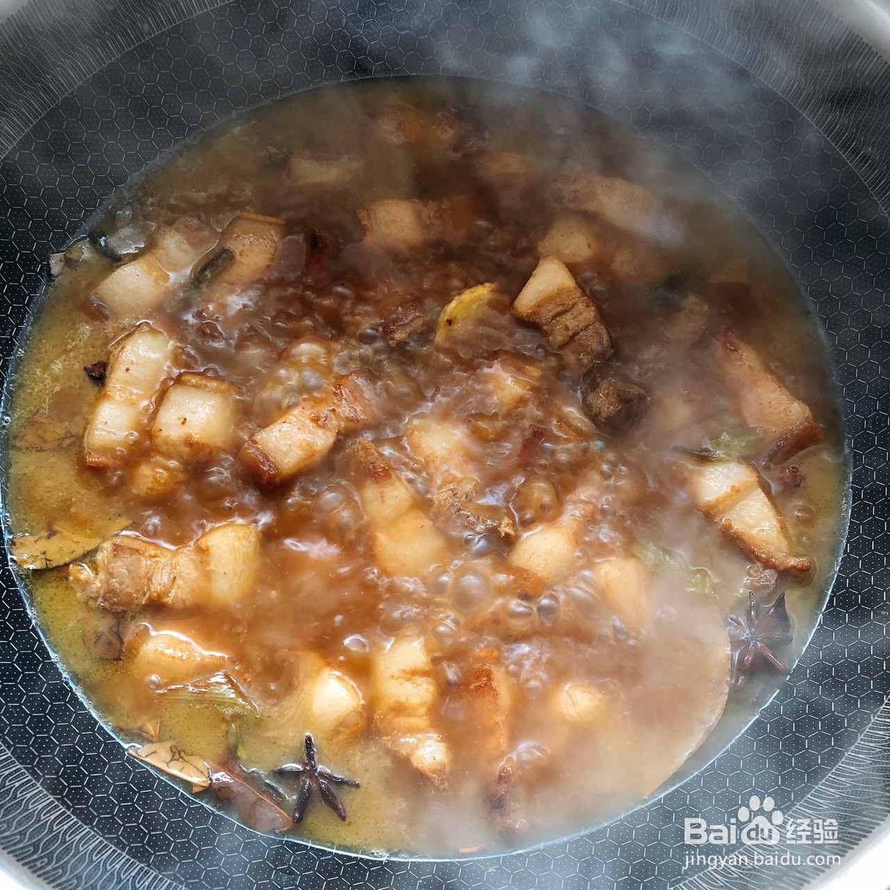 红烧肉炖虎皮鹌鹑蛋的做法