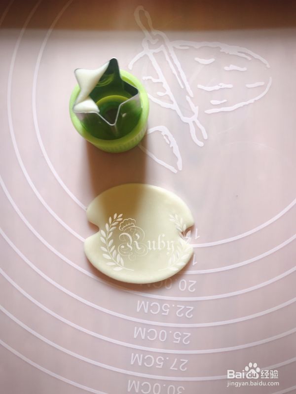 丑萌丑萌的三不像丑丑豆沙造型馒头