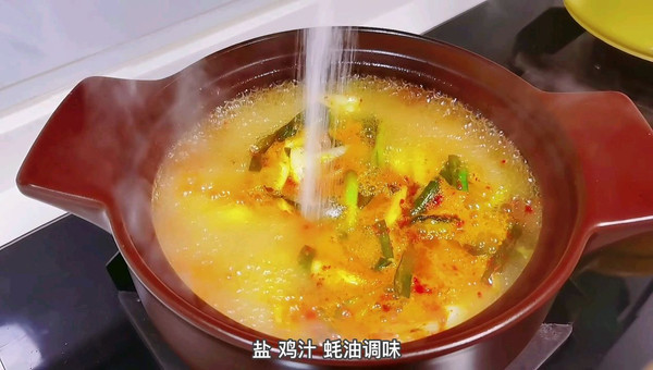 辣白菜鲜虾豆腐汤