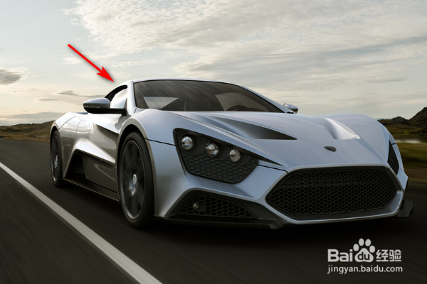 如何使用脚踩式汽车手刹起步呢？