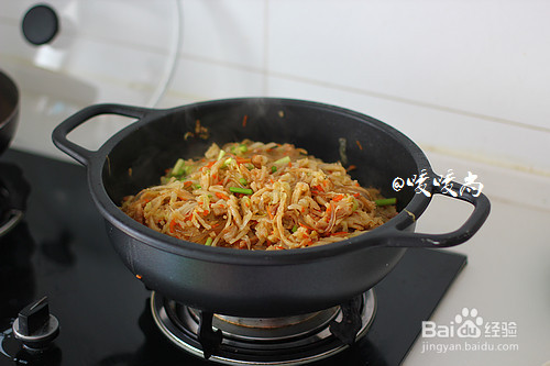 山西风味肉丝炒饼的做法