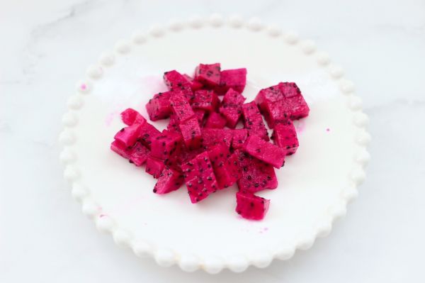 蔓越莓火龙果麦片酸奶昔