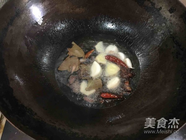 土豆炖五花肉