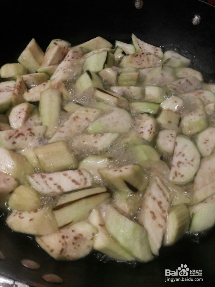 川味---茄子肉丁回锅，色泽漂亮的做法
