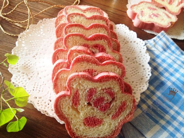 火龙果花瓣吐司