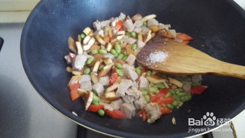 怎么做出美味爽口的肉丁小炒