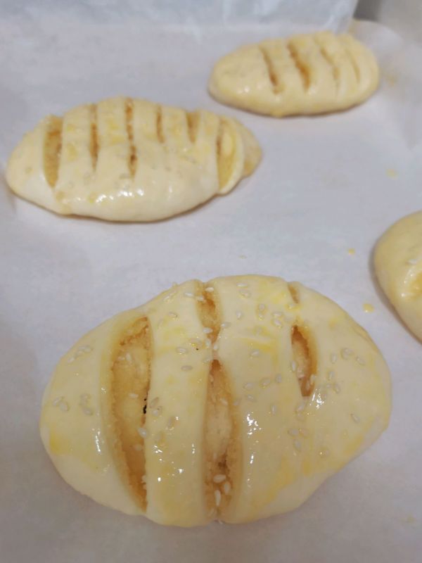 纯手工奶香椰蓉面包