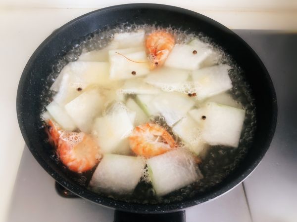 鲜虾冬瓜肉丸汤