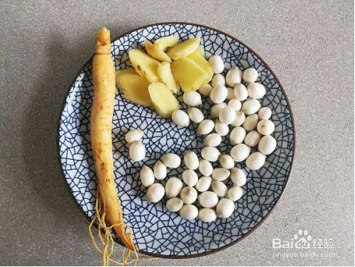 莲子排骨汤做法