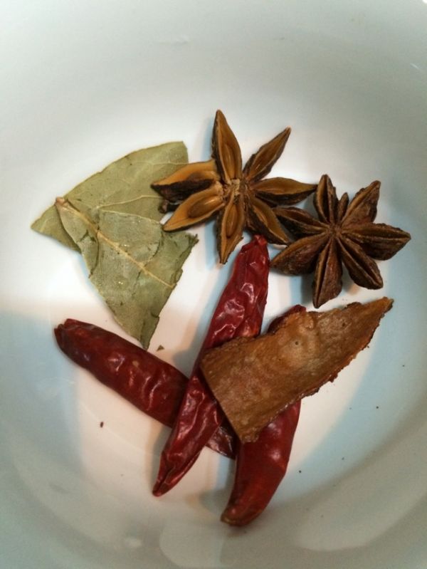 小厨台式私房卤肉锅