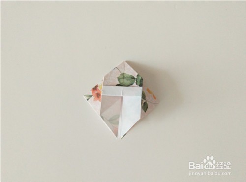 折纸----制作一个花朵相框