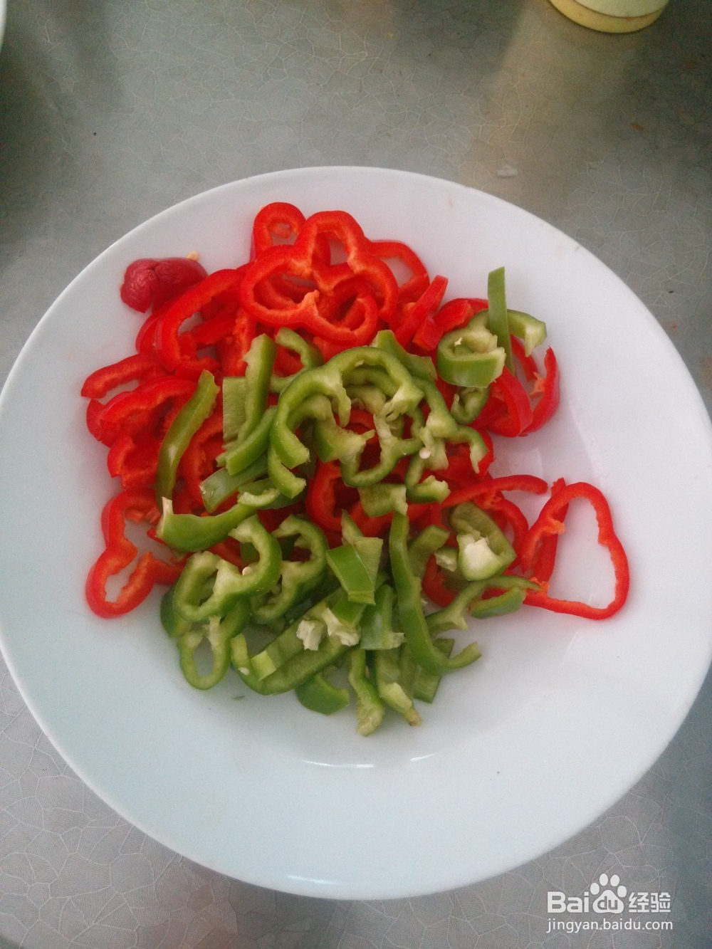 牛肉炒双椒的做法