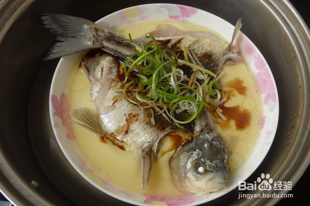 简单快手做鲫鱼蒸滑蛋