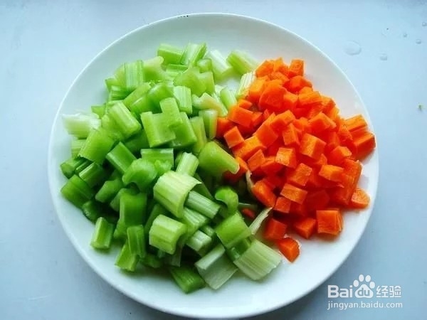 芹菜炒腊肠的烹饪