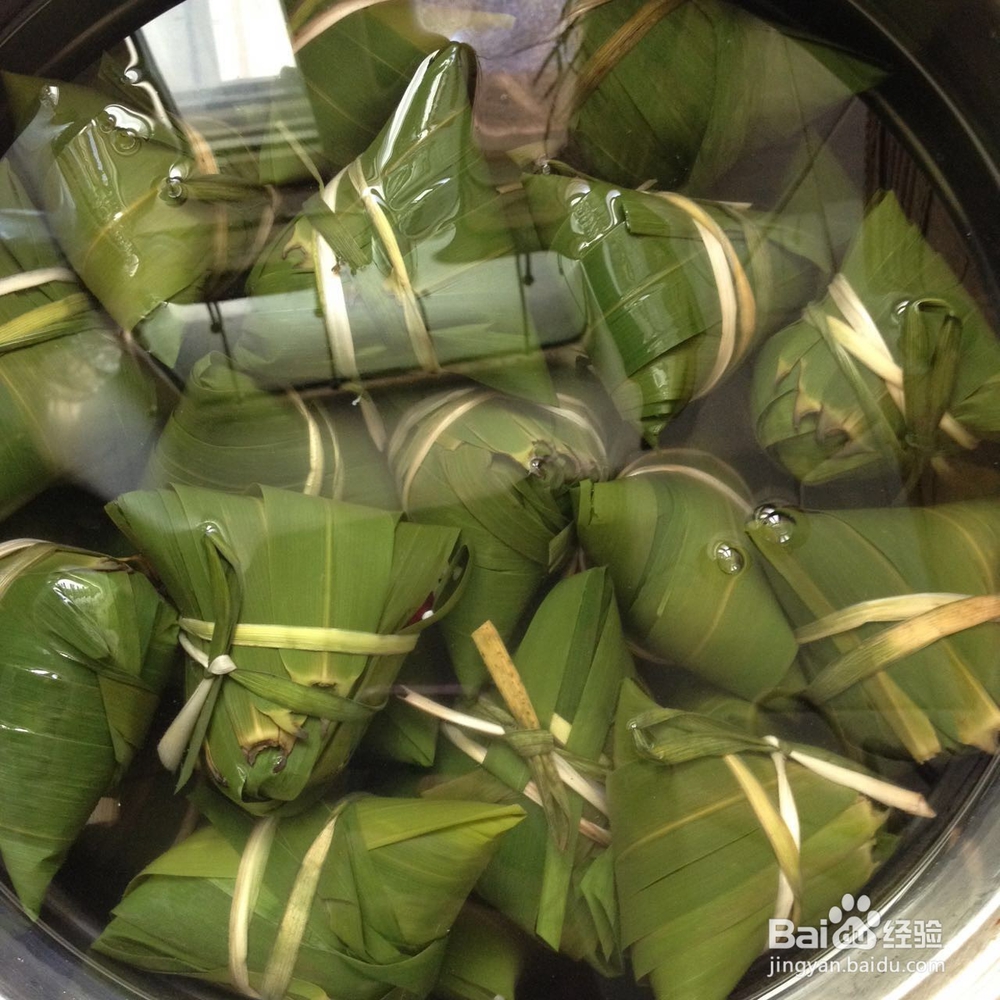 自制的鲜苇叶粽子