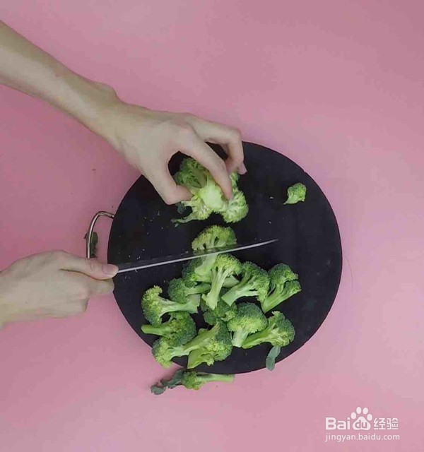 西蓝花豆腐蛋羹的做法