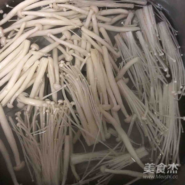 剁椒金针菇的做法