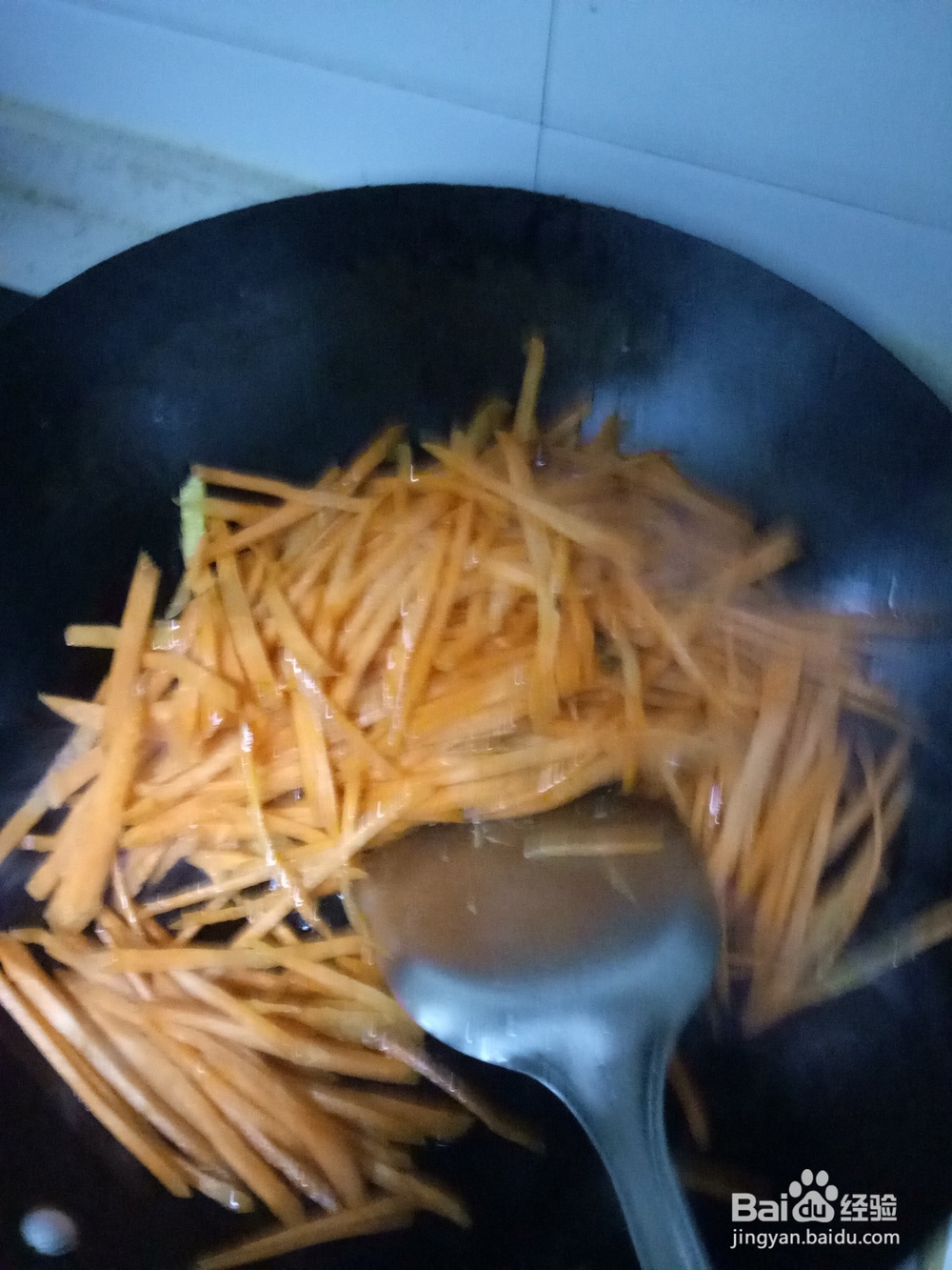 蒜苗炒胡萝卜丝