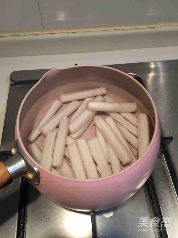 浓油赤酱的螃蟹炒年糕