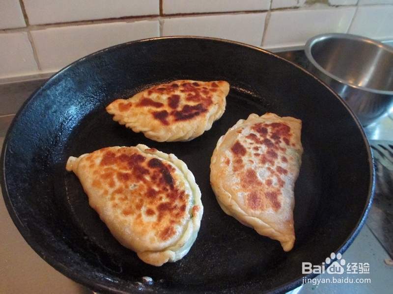 盛夏美食韭菜盒子