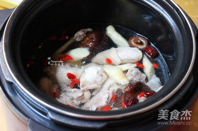 香菇鸡汤的做法