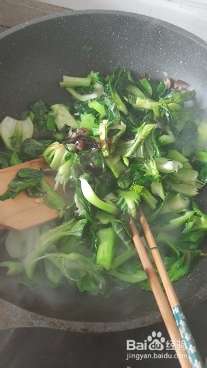 怎么做美味的青菜香菇炒油条