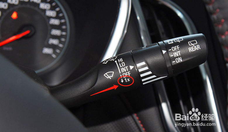 雪佛兰探界者汽车雨刮器怎么调节