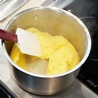 教你如何制作一炮而红新春蛋糕