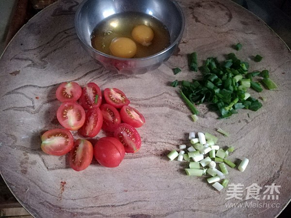 小柿子鸡蛋面片汤