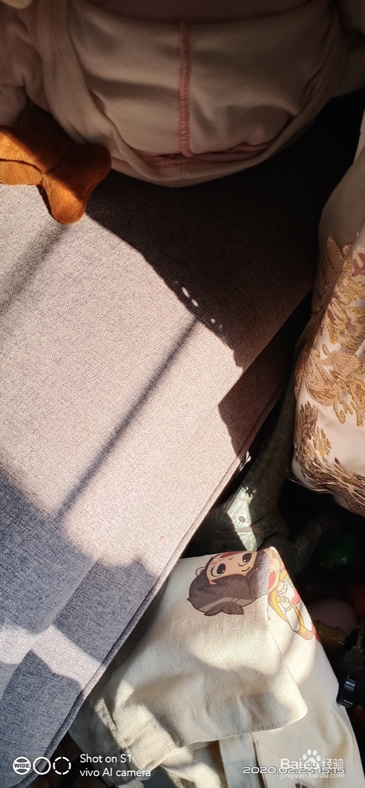 光动能手表怎么充电