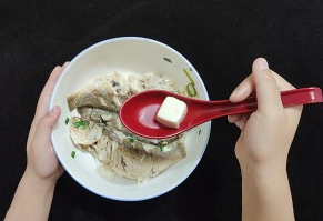 如何做出美味的鲫鱼豆腐汤？