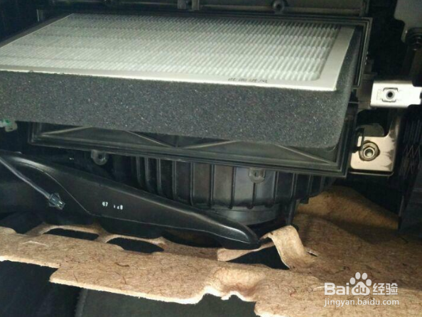 别克威朗更换空调滤芯安装教程