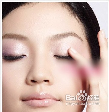 蕾丝彩妆打造步骤