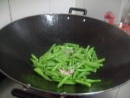 肉片炒四季豆的做法