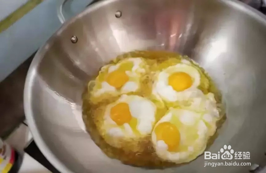 荷包蛋,焦、香、脆,大人和小孩都特别喜欢吃!