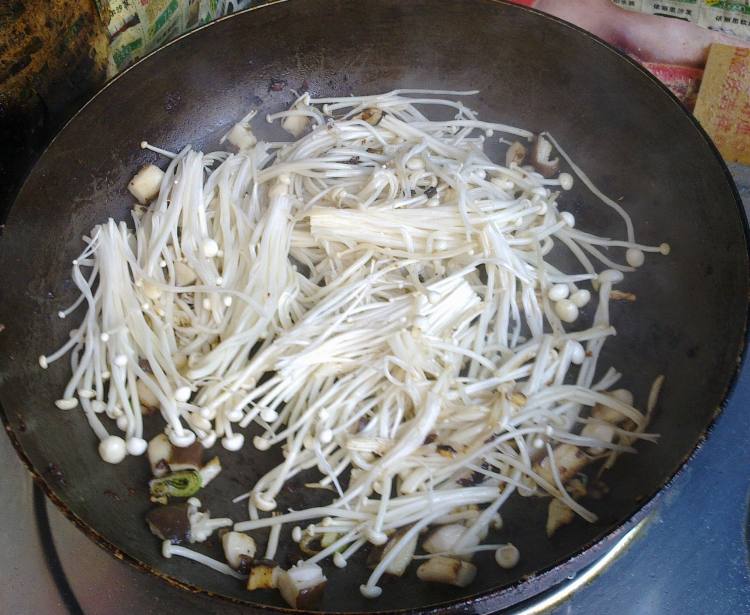 超美味的双菇滑牛柳,每一口都是满满的幸福!