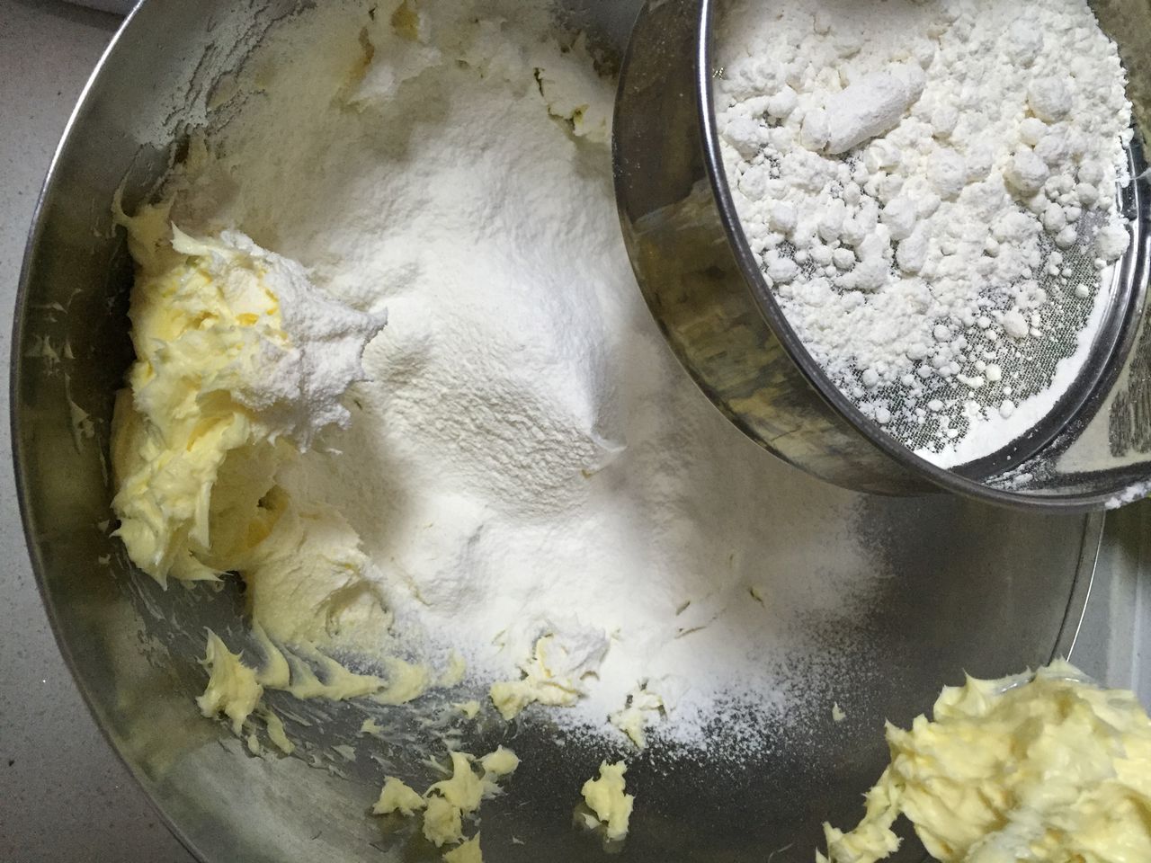 这样做的黑芝麻肉松蛋糕一定要尝一下