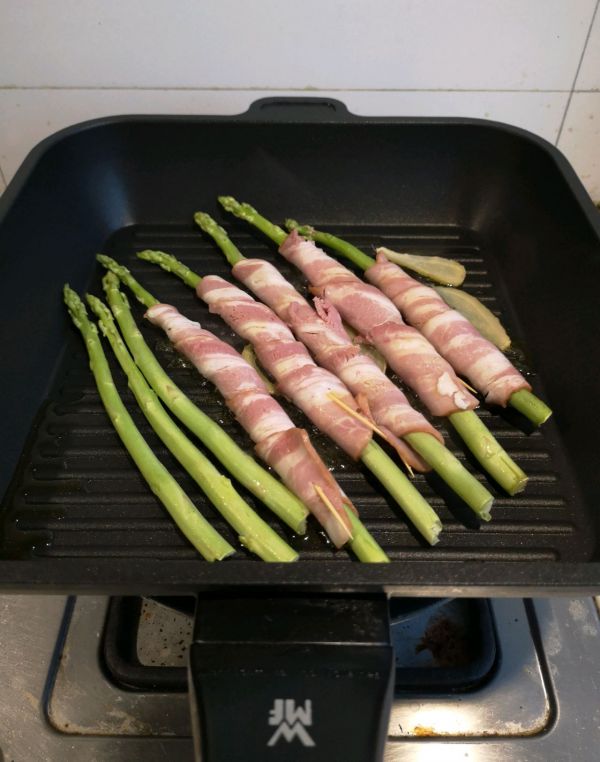香煎培根芦笋卷