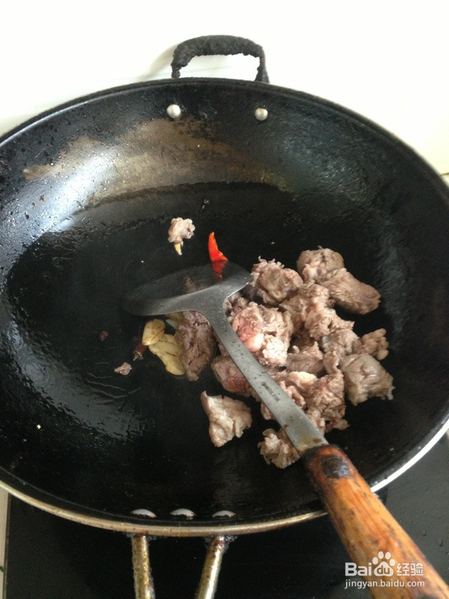 牛腩炖番茄的做法