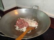 洋葱牛肉的做法