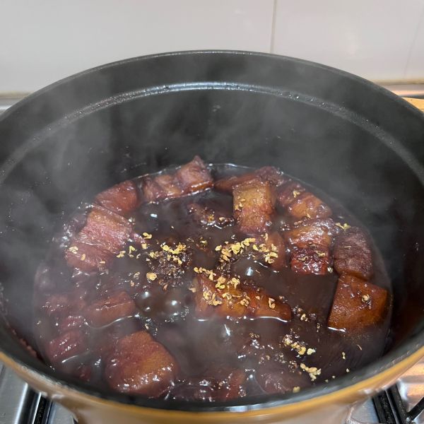 桂花芋头红烧肉