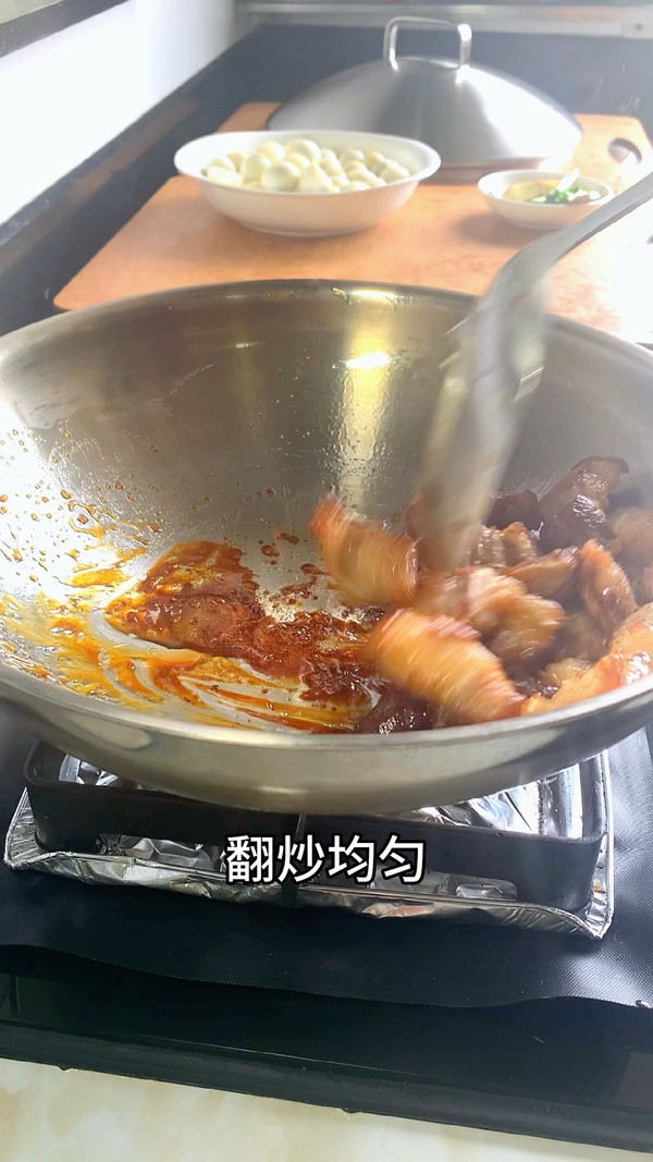 红烧肉炖鹌鹑蛋