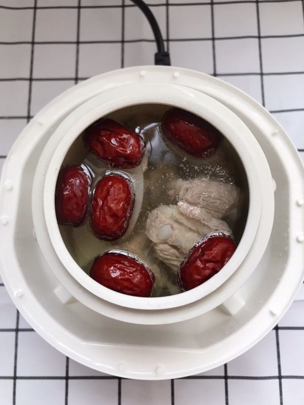 海底椰麦冬莲子排骨汤