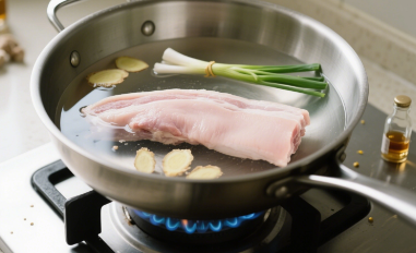 苦藠猪肚鸡汤如何制作？